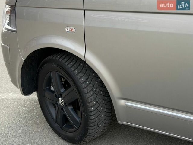 Сірий Фольксваген Мультиван, об'ємом двигуна 1.97 л та пробігом 310 тис. км за 21900 $, фото 23 на Automoto.ua