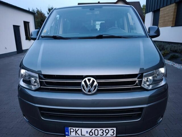 Сірий Фольксваген Мультиван, об'ємом двигуна 2 л та пробігом 212 тис. км за 8100 $, фото 1 на Automoto.ua