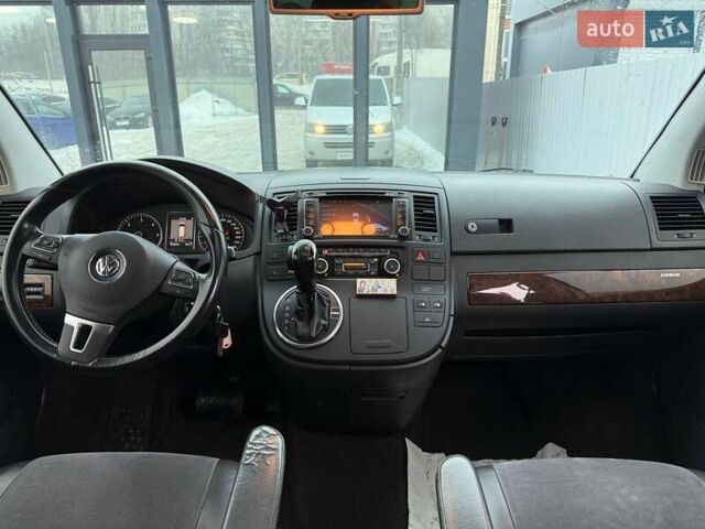 Сірий Фольксваген Мультиван, об'ємом двигуна 1.97 л та пробігом 358 тис. км за 22990 $, фото 13 на Automoto.ua