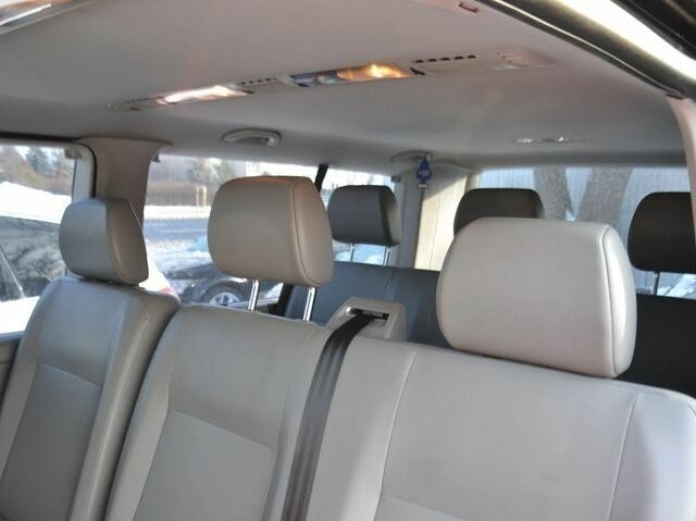 Серый Фольксваген Мультиван, объемом двигателя 2 л и пробегом 198 тыс. км за 8800 $, фото 11 на Automoto.ua