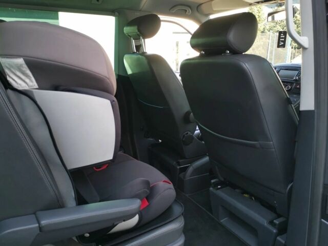 Сірий Фольксваген Мультиван, об'ємом двигуна 2 л та пробігом 212 тис. км за 8200 $, фото 10 на Automoto.ua