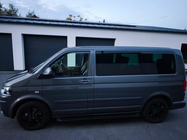 Сірий Фольксваген Мультиван, об'ємом двигуна 2 л та пробігом 212 тис. км за 8100 $, фото 4 на Automoto.ua