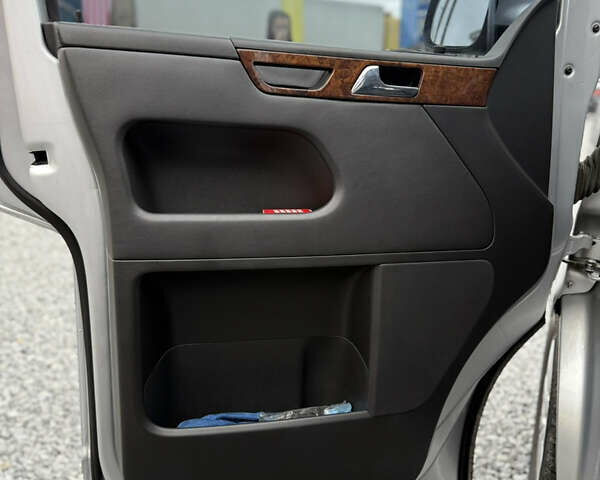 Серый Фольксваген Мультиван, объемом двигателя 1.98 л и пробегом 198 тыс. км за 22000 $, фото 53 на Automoto.ua