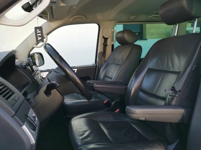 Сірий Фольксваген Мультиван, об'ємом двигуна 2 л та пробігом 212 тис. км за 8200 $, фото 9 на Automoto.ua