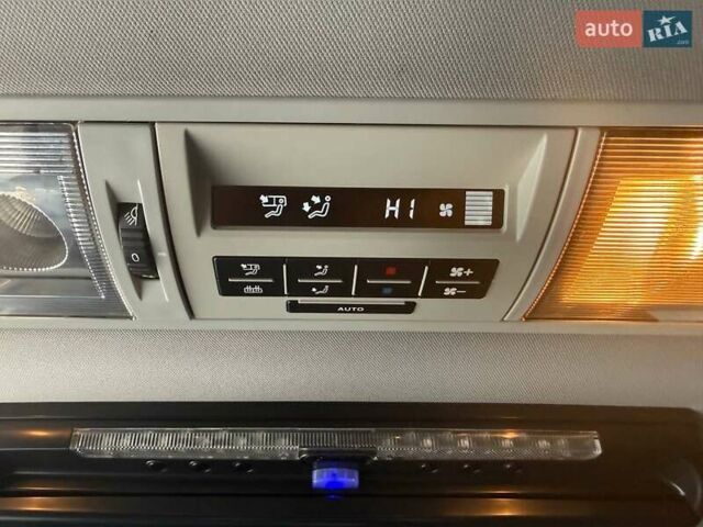 Сірий Фольксваген Мультиван, об'ємом двигуна 1.97 л та пробігом 358 тис. км за 22990 $, фото 28 на Automoto.ua