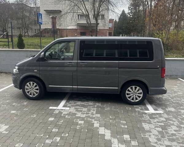 Серый Фольксваген Мультиван, объемом двигателя 1.97 л и пробегом 203 тыс. км за 23600 $, фото 1 на Automoto.ua