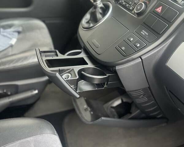 Серый Фольксваген Мультиван, объемом двигателя 1.97 л и пробегом 203 тыс. км за 23600 $, фото 16 на Automoto.ua