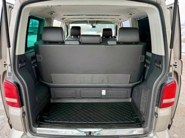 Серый Фольксваген Мультиван, объемом двигателя 2 л и пробегом 154 тыс. км за 9200 $, фото 21 на Automoto.ua