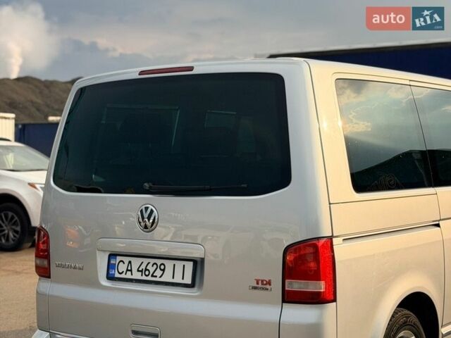 Сірий Фольксваген Мультиван, об'ємом двигуна 1.98 л та пробігом 280 тис. км за 17700 $, фото 2 на Automoto.ua
