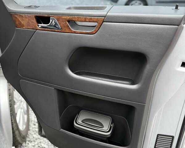 Серый Фольксваген Мультиван, объемом двигателя 1.98 л и пробегом 198 тыс. км за 22000 $, фото 23 на Automoto.ua