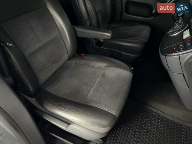 Сірий Фольксваген Мультиван, об'ємом двигуна 2.46 л та пробігом 358 тис. км за 22000 $, фото 19 на Automoto.ua