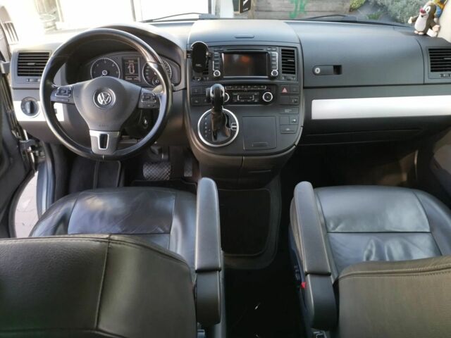 Сірий Фольксваген Мультиван, об'ємом двигуна 2 л та пробігом 212 тис. км за 8200 $, фото 8 на Automoto.ua