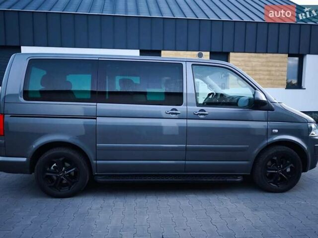 Сірий Фольксваген Мультиван, об'ємом двигуна 1.98 л та пробігом 212 тис. км за 15500 $, фото 3 на Automoto.ua