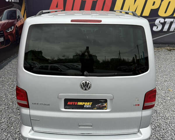 Серый Фольксваген Мультиван, объемом двигателя 1.98 л и пробегом 198 тыс. км за 22000 $, фото 8 на Automoto.ua