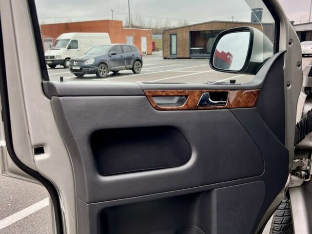 Сірий Фольксваген Мультиван, об'ємом двигуна 2 л та пробігом 380 тис. км за 23000 $, фото 5 на Automoto.ua