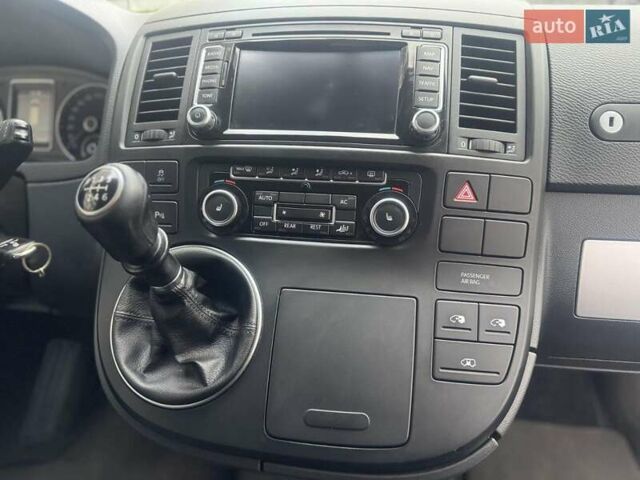 Серый Фольксваген Мультиван, объемом двигателя 1.97 л и пробегом 203 тыс. км за 23600 $, фото 9 на Automoto.ua