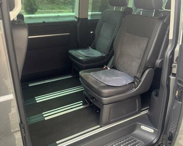 Серый Фольксваген Мультиван, объемом двигателя 1.97 л и пробегом 203 тыс. км за 23600 $, фото 10 на Automoto.ua