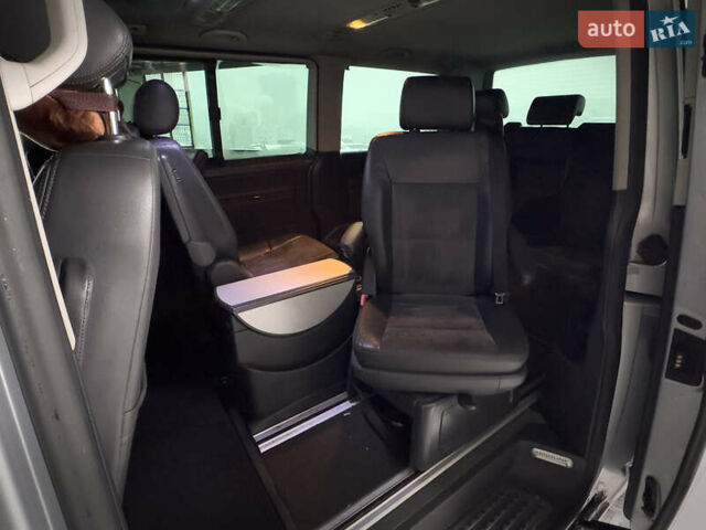 Сірий Фольксваген Мультиван, об'ємом двигуна 2.46 л та пробігом 358 тис. км за 22000 $, фото 13 на Automoto.ua