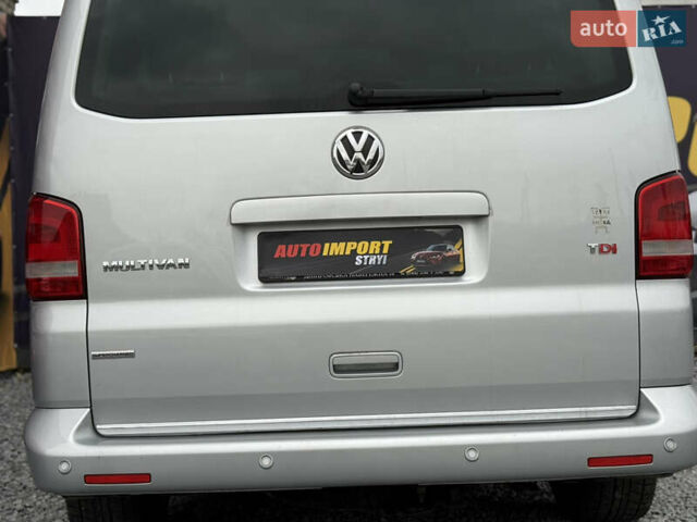 Серый Фольксваген Мультиван, объемом двигателя 1.98 л и пробегом 198 тыс. км за 22000 $, фото 12 на Automoto.ua