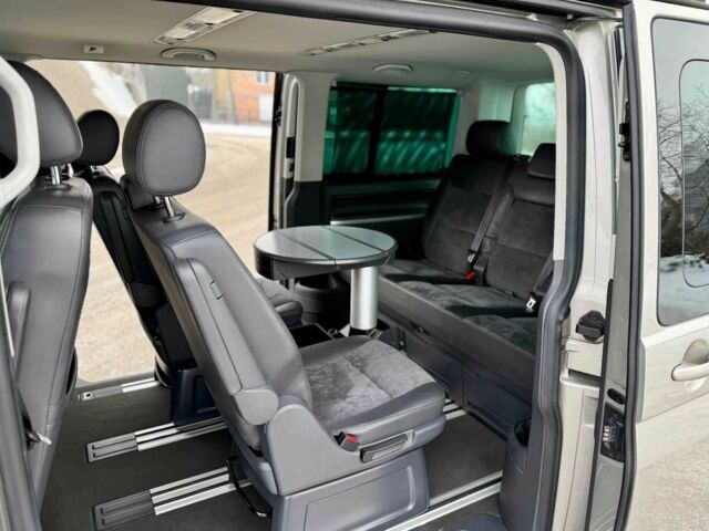 Серый Фольксваген Мультиван, объемом двигателя 2 л и пробегом 154 тыс. км за 9200 $, фото 15 на Automoto.ua