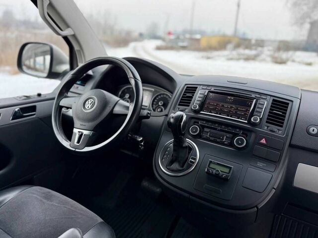 Серый Фольксваген Мультиван, объемом двигателя 2 л и пробегом 154 тыс. км за 9200 $, фото 13 на Automoto.ua