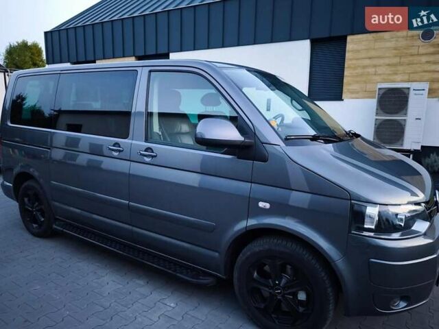 Сірий Фольксваген Мультиван, об'ємом двигуна 1.98 л та пробігом 212 тис. км за 15500 $, фото 2 на Automoto.ua