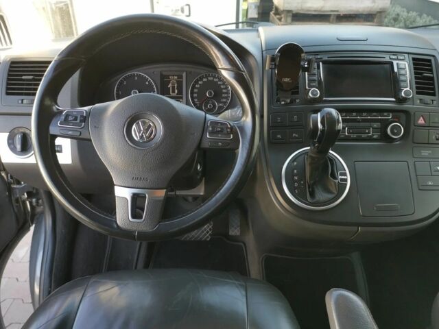 Сірий Фольксваген Мультиван, об'ємом двигуна 2 л та пробігом 212 тис. км за 8100 $, фото 7 на Automoto.ua