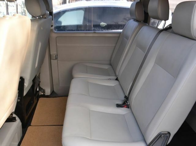 Серый Фольксваген Мультиван, объемом двигателя 2 л и пробегом 198 тыс. км за 8800 $, фото 9 на Automoto.ua