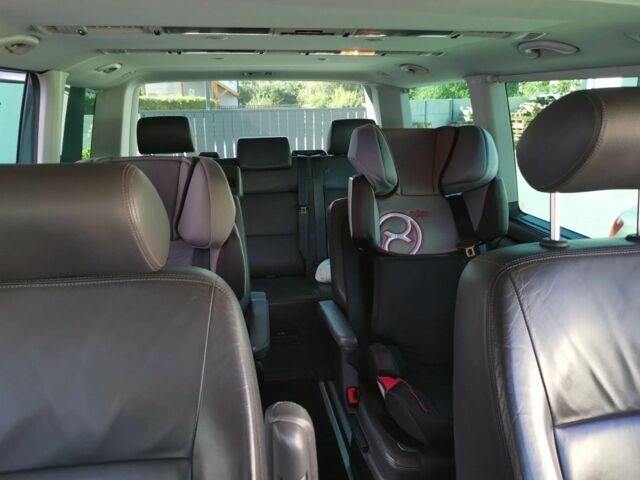 Сірий Фольксваген Мультиван, об'ємом двигуна 2 л та пробігом 212 тис. км за 8200 $, фото 12 на Automoto.ua