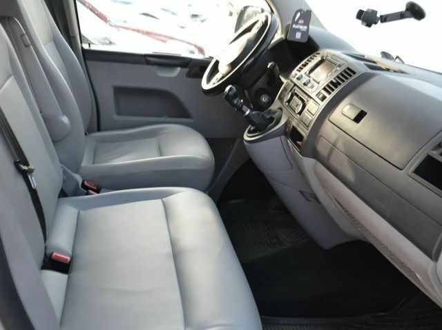 Серый Фольксваген Мультиван, объемом двигателя 2 л и пробегом 198 тыс. км за 8800 $, фото 10 на Automoto.ua