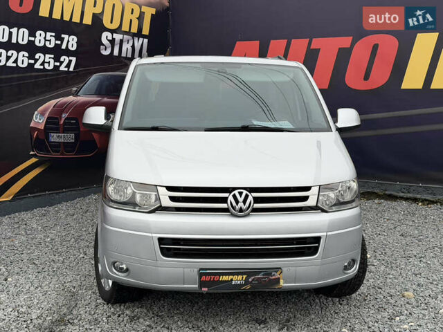 Серый Фольксваген Мультиван, объемом двигателя 1.97 л и пробегом 199 тыс. км за 21700 $, фото 1 на Automoto.ua