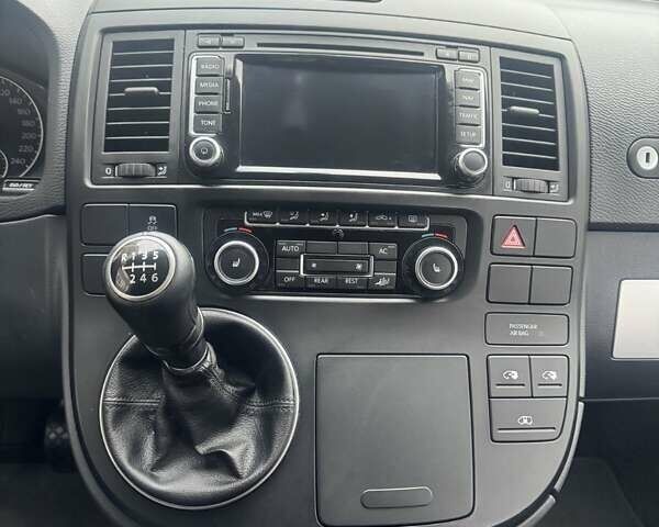 Серый Фольксваген Мультиван, объемом двигателя 1.97 л и пробегом 203 тыс. км за 23600 $, фото 11 на Automoto.ua