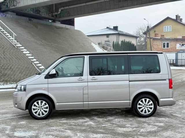 Серый Фольксваген Мультиван, объемом двигателя 2 л и пробегом 154 тыс. км за 9200 $, фото 1 на Automoto.ua