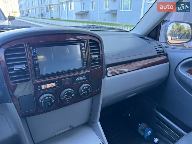 Серый Фольксваген Мультиван, объемом двигателя 2 л и пробегом 280 тыс. км за 23950 $, фото 53 на Automoto.ua