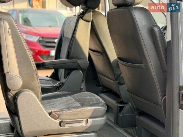 Сірий Фольксваген Мультиван, об'ємом двигуна 1.98 л та пробігом 280 тис. км за 17700 $, фото 11 на Automoto.ua