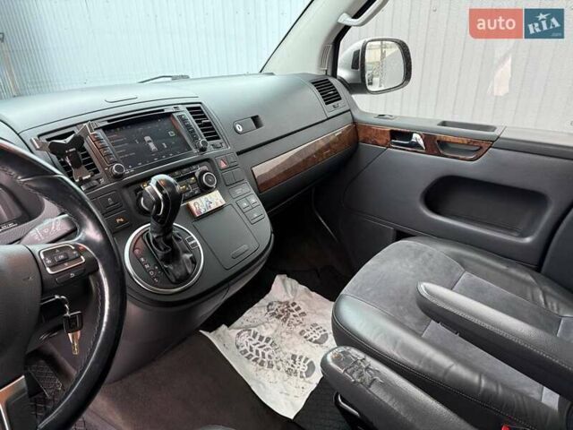 Сірий Фольксваген Мультиван, об'ємом двигуна 1.97 л та пробігом 358 тис. км за 22990 $, фото 23 на Automoto.ua