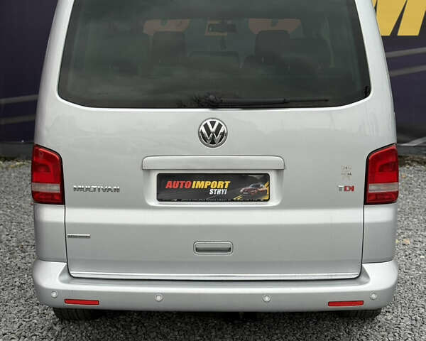 Серый Фольксваген Мультиван, объемом двигателя 1.98 л и пробегом 198 тыс. км за 22000 $, фото 13 на Automoto.ua