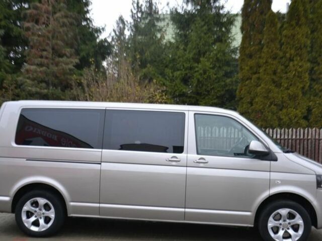 Серый Фольксваген Мультиван, объемом двигателя 2 л и пробегом 198 тыс. км за 8800 $, фото 4 на Automoto.ua