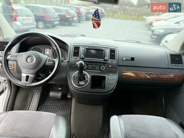 Серый Фольксваген Мультиван, объемом двигателя 1.98 л и пробегом 198 тыс. км за 22000 $, фото 47 на Automoto.ua