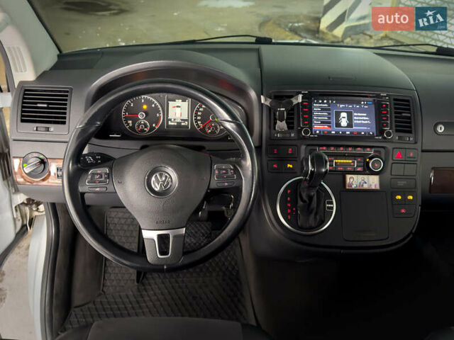 Сірий Фольксваген Мультиван, об'ємом двигуна 2.46 л та пробігом 358 тис. км за 22000 $, фото 20 на Automoto.ua