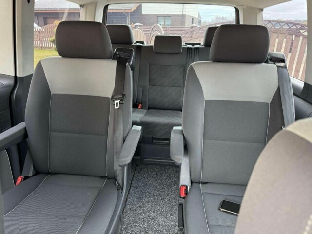 Сірий Фольксваген Мультиван, об'ємом двигуна 2 л та пробігом 253 тис. км за 9500 $, фото 21 на Automoto.ua