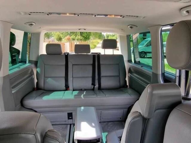 Сірий Фольксваген Мультиван, об'ємом двигуна 2 л та пробігом 222 тис. км за 8400 $, фото 18 на Automoto.ua