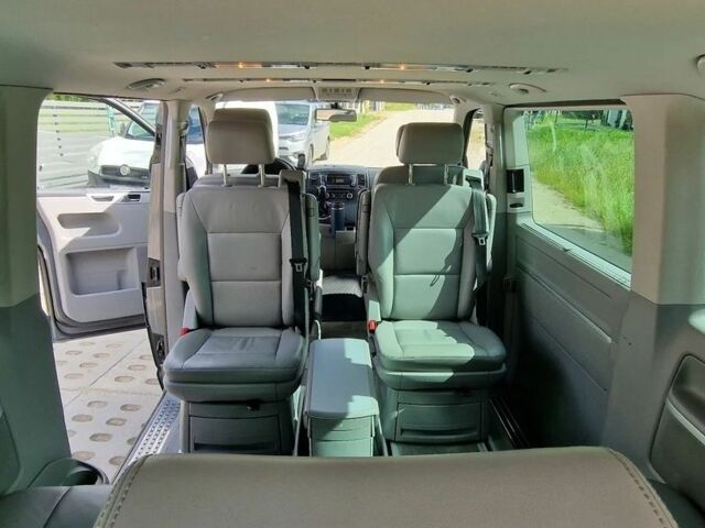 Серый Фольксваген Мультиван, объемом двигателя 2 л и пробегом 222 тыс. км за 8300 $, фото 16 на Automoto.ua