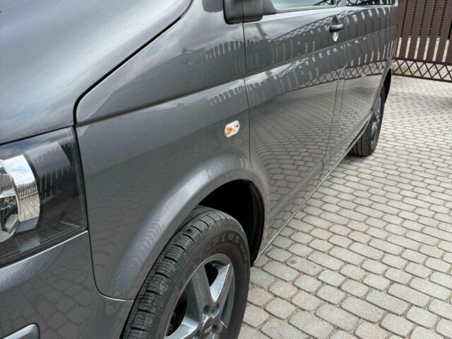 Сірий Фольксваген Мультиван, об'ємом двигуна 2 л та пробігом 253 тис. км за 9500 $, фото 2 на Automoto.ua