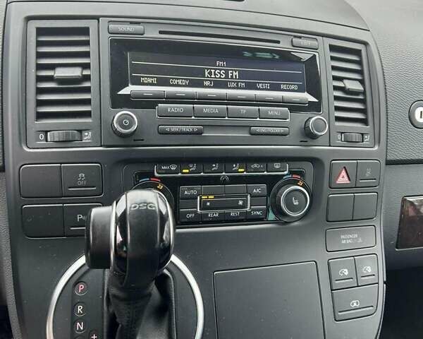 Сірий Фольксваген Мультиван, об'ємом двигуна 1.97 л та пробігом 224 тис. км за 23500 $, фото 20 на Automoto.ua