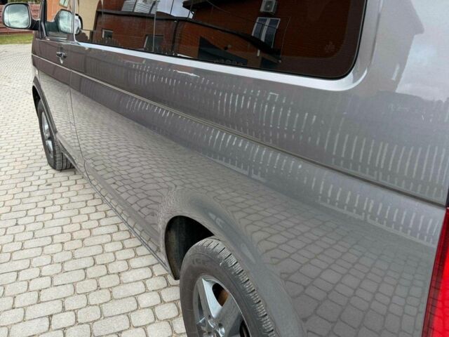 Сірий Фольксваген Мультиван, об'ємом двигуна 2 л та пробігом 253 тис. км за 9500 $, фото 6 на Automoto.ua