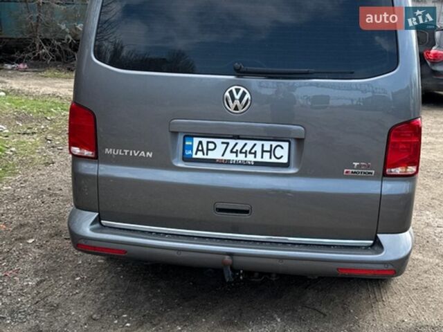 Серый Фольксваген Мультиван, объемом двигателя 2 л и пробегом 250 тыс. км за 25000 $, фото 18 на Automoto.ua