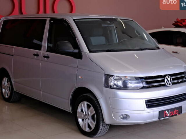 Сірий Фольксваген Мультиван, об'ємом двигуна 1.97 л та пробігом 220 тис. км за 20900 $, фото 3 на Automoto.ua