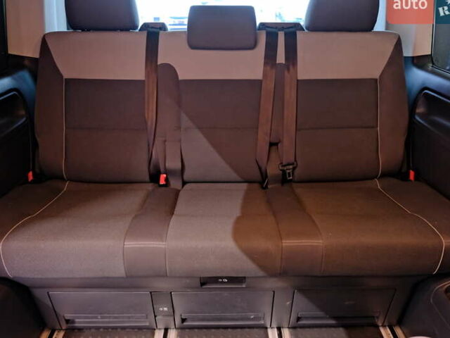 Сірий Фольксваген Мультиван, об'ємом двигуна 1.97 л та пробігом 220 тис. км за 20900 $, фото 32 на Automoto.ua