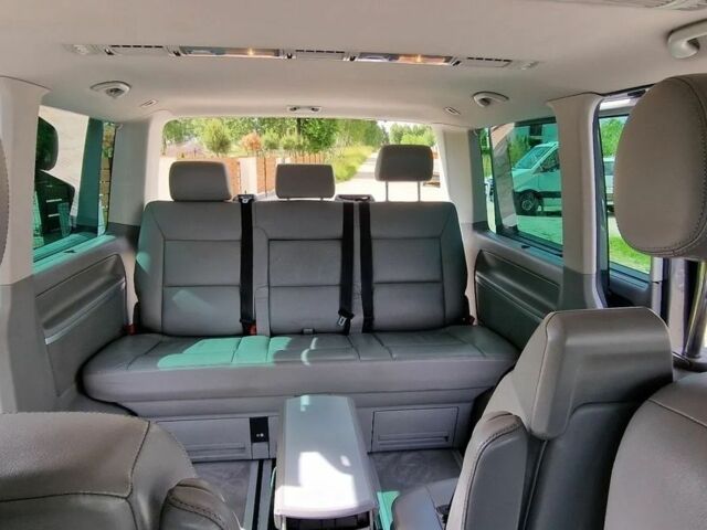 Серый Фольксваген Мультиван, объемом двигателя 2 л и пробегом 222 тыс. км за 8300 $, фото 15 на Automoto.ua